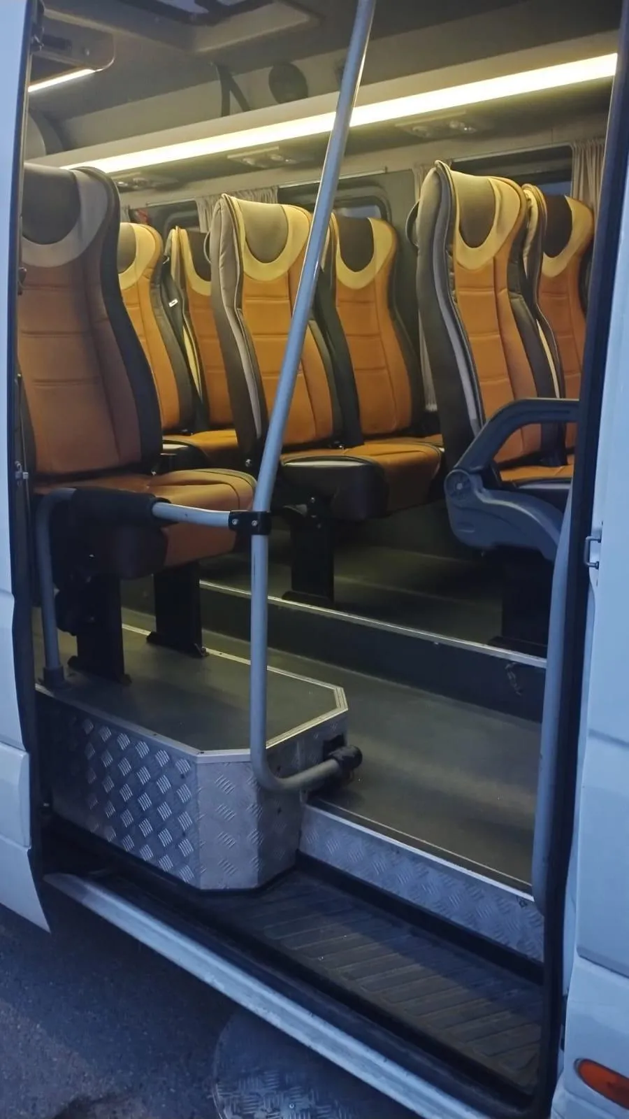 Mercedes Sprinter 19 seats, 2017